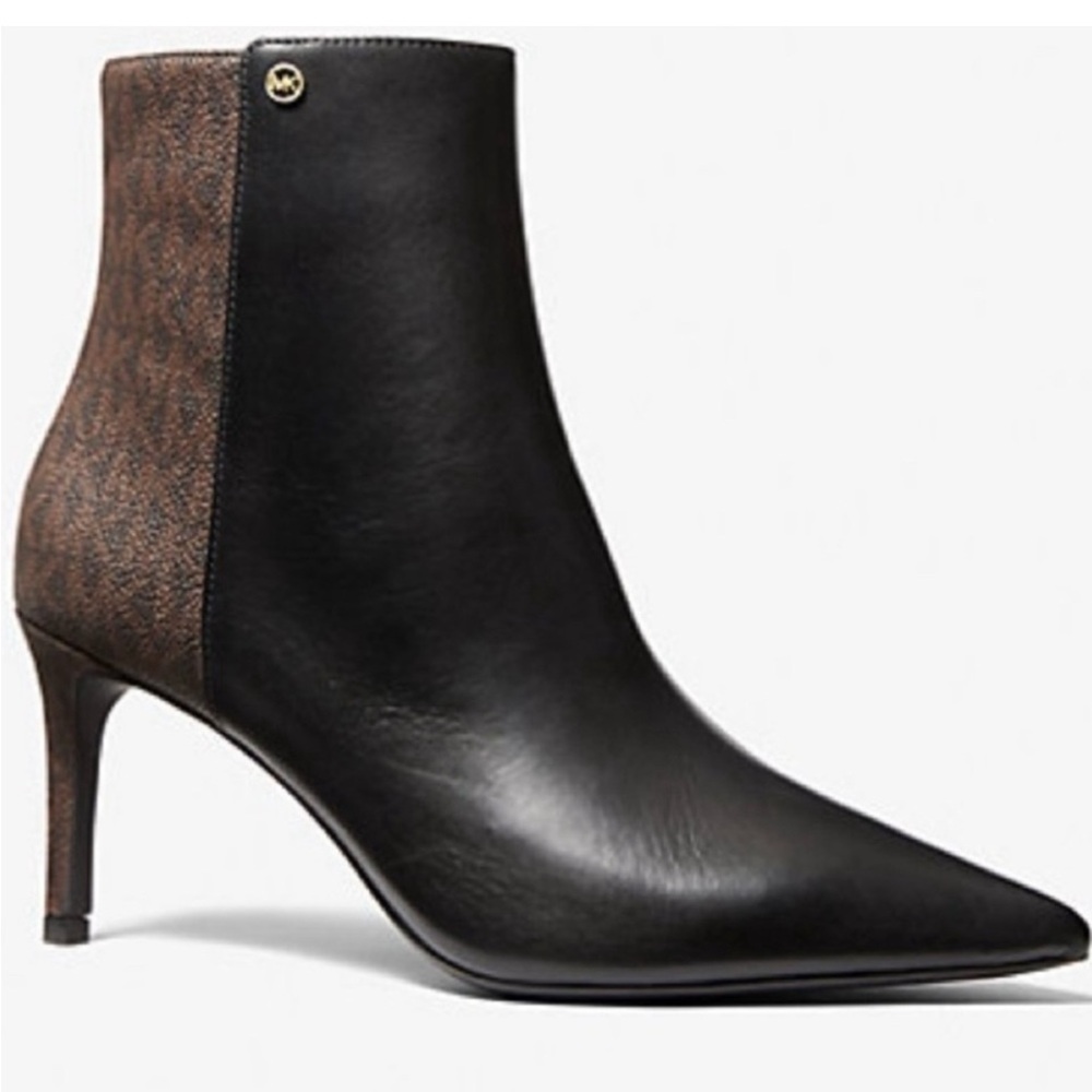 New! MICHAEL Michael Kors Women's Alina Flex Pointed Toe Logo Booties Sz 10 $175